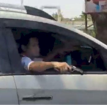 Viral Pria Tembak Ban Mobil Pengendara Lain gegara Jengkel Tak Bisa Nyalip di Demak