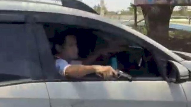 Viral Pria Tembak Ban Mobil Pengendara Lain gegara Jengkel Tak Bisa Nyalip di Demak