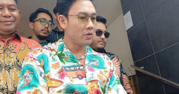 Denny Sumargo Sambangi Rumah Farhat Abbas Usai Ditantang Akan Dihajar