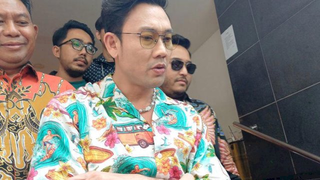 Denny Sumargo Sambangi Rumah Farhat Abbas Usai Ditantang Akan Dihajar