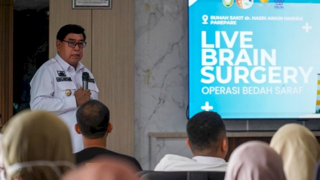 Pj Wali Kota Parepare Saksikan Live Brain Surgey di RS Hasri Ainun Habibie