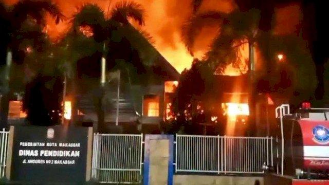 Kebakaran Kantor Dinas Pendidikan Makassar, 5 Orang Diperiksa Polisi