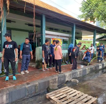 Kolaborasi Lintas SKPD Parepare Gelar Kerja Bakti Normalisasi Saluran Drainase