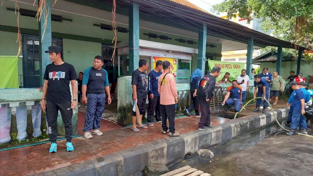 Kolaborasi Lintas SKPD Parepare Gelar Kerja Bakti Normalisasi Saluran Drainase