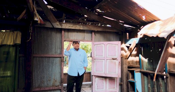 Bupati Bantaeng Uji Nurdin Cek Kondisi Rumah Warga Terdampak Lingkungan, Perbaikan Atap Mulai Berjalan