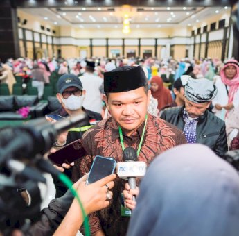 Bupati Uji Nurdin Jemput Langsung Jamaah Haji Bantaeng di Bandara Sultan Hasanuddin