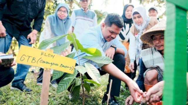 Uji Nurdin Resmikan Komunitas Kakao Bantaeng Bangkit