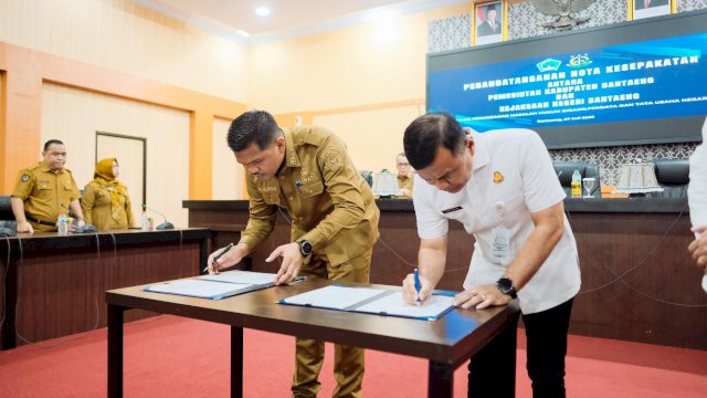 Bupati Uji Nurdin dan Kejari Bantaeng Teken Mou Kerja Sama Penanganan Masalah Hukum