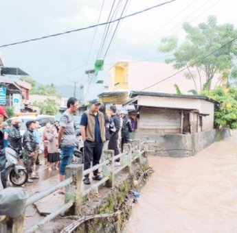 Bupati Bantaeng Uji Nurdin Minta Seluruh Jajarannya Bantu Warga Tangani Dampak Banjir