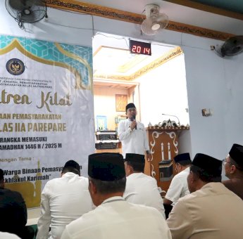 Tasming Hamid Silaturahmi dan Salat Tarawih Bersama Warga Binaan Lapas Parepare
