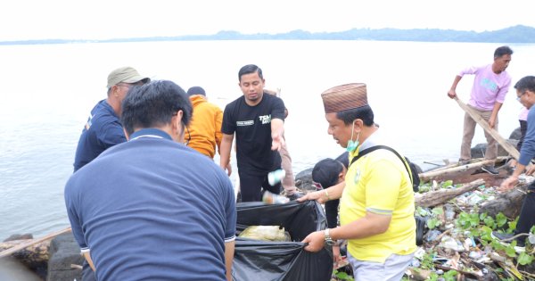 Fokus Jaga Kebersihan Kota, Wali Kota Parepare Pimpin Langsung Aksi Rutin Jumat Bersih