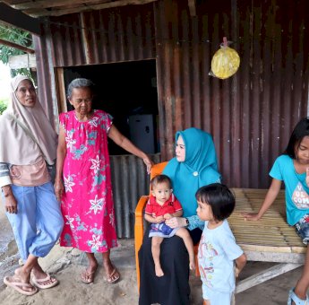 Sentuhan Kasih Tim Penggerak PKK Parepare untuk Balita Stunting di Lemoe