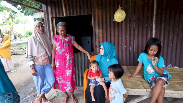 Sentuhan Kasih Tim Penggerak PKK Parepare untuk Balita Stunting di Lemoe