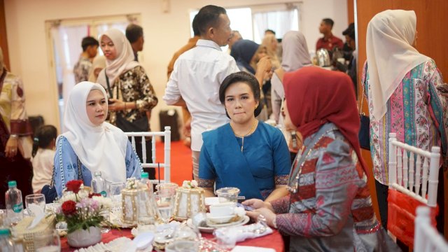 Ketua Dekranasda Parepare Hadiri Fashion Show Wastra Sulsel dan Peluncuran Ruang Bersama Indonesia