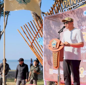 Bupati Bantaeng Uji Nurdin Apresiasi Penanaman 5.000 Bibit Mangrove Oleh Mahasiswa KKN Unhas