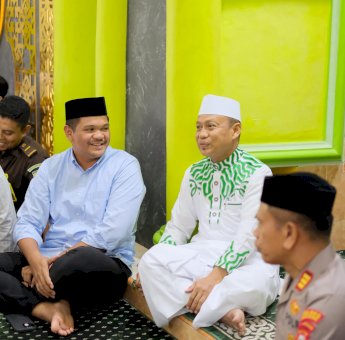 Ustad Das&rsquo;ad Latif Minta Uji Nurdin Majukan Pendidikan Kabupaten Bantaeng