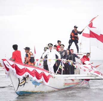Hut Kemerdekaan, Bupati Bantaeng Uji Nurdin Pimpim Parade 80 Perahu Nelayan