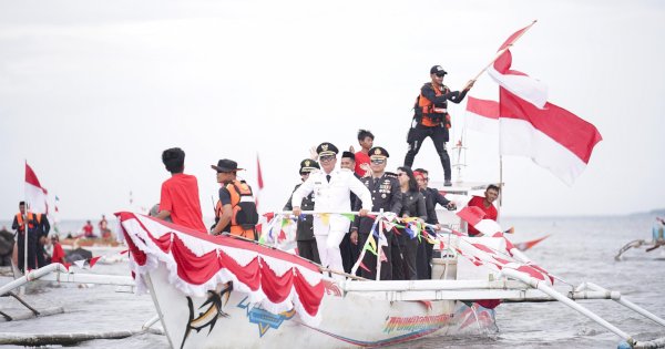 Hut Kemerdekaan, Bupati Bantaeng Uji Nurdin Pimpim Parade 80 Perahu Nelayan