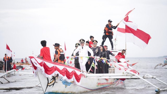 Hut Kemerdekaan, Bupati Bantaeng Uji Nurdin Pimpim Parade 80 Perahu Nelayan