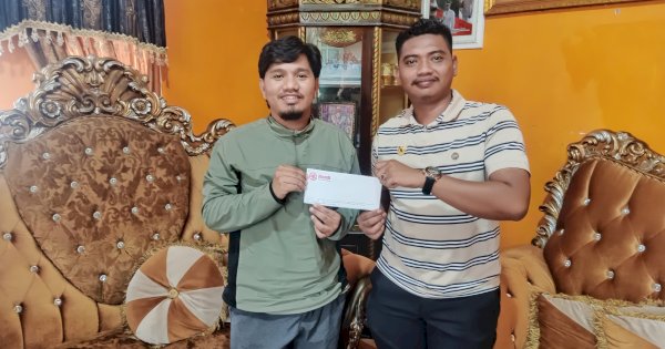 Huadi Group Bantu Token Listrik untuk Penerangan Jalan di Desa Papanloe