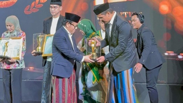 Dukung Program Pesantren, Bupati Bantaeng Raih Penghargaan Pesantren Award 2025