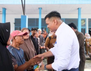 *Bupati Bantaeng Serahkan Bantuan Langsung Tunai Kepada Warga Penerima Manfaat